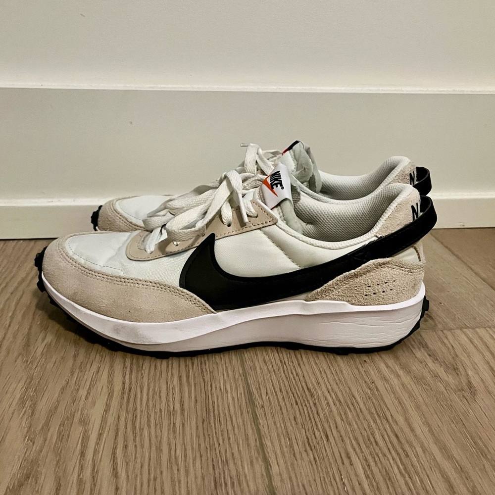 Nike Waffle Debut Women’s Sneakers